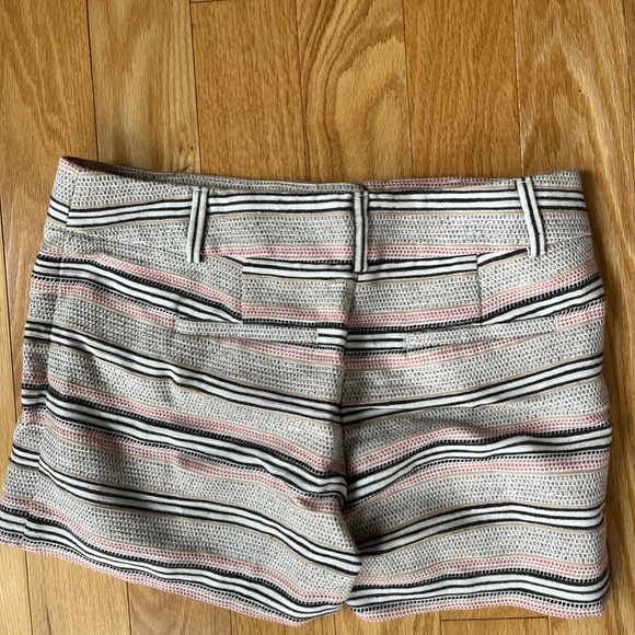 Loft Patterned Shorts - Picture 3 of 3